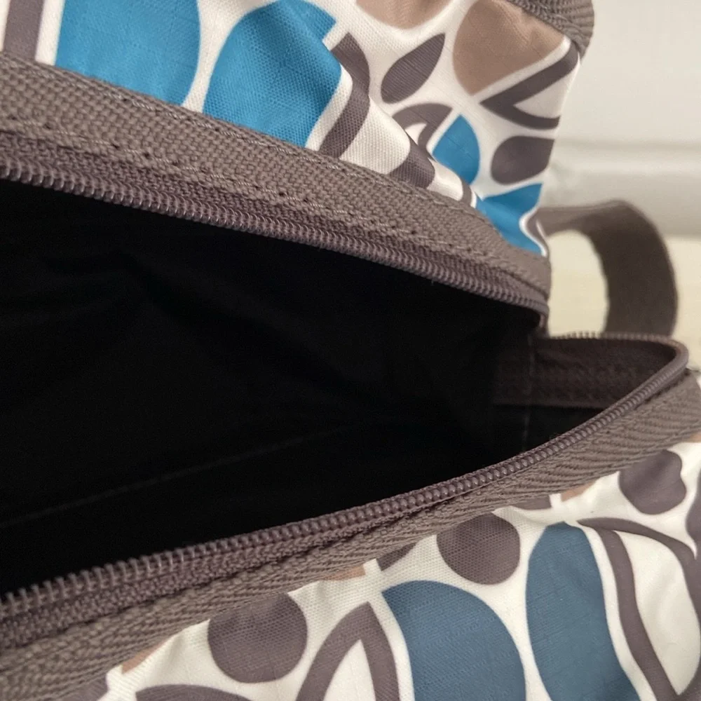 New With Tags LeSportsac Blue/Brown Patterned Cosmetic Travel Overnight Pouch